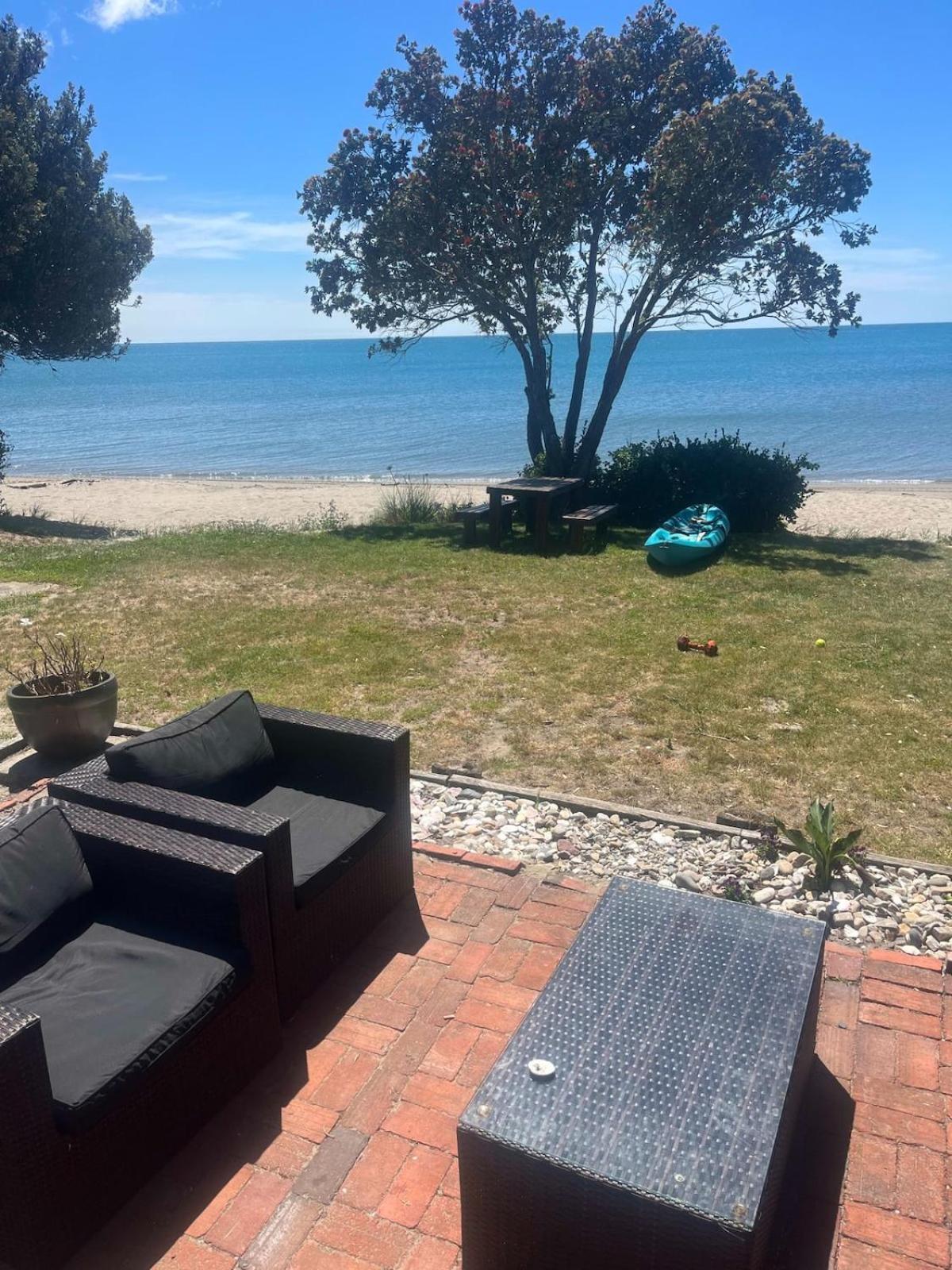 Beachfront Bliss - Your Parapara Seaside Retreat Eksteriør bilde