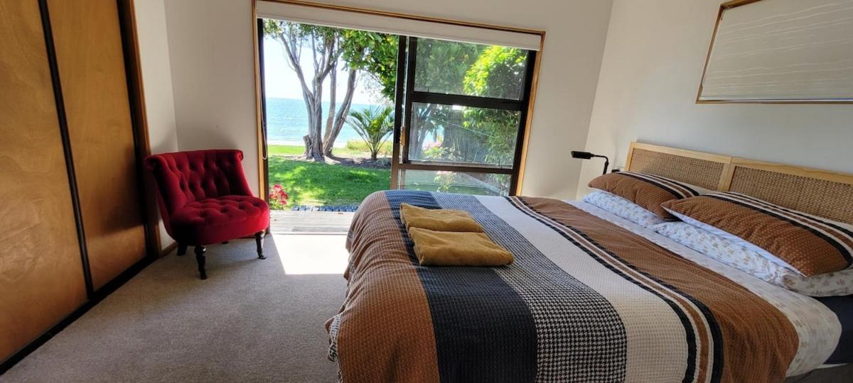 Beachfront Bliss - Your Parapara Seaside Retreat Eksteriør bilde